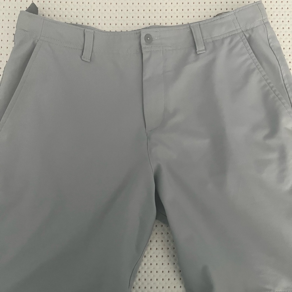 Gray Under Armour golf shorts boys